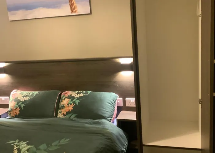 Cozy Small 1 Bedroom *