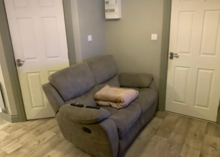 Cozy Small 1 Bedroom Appartement *